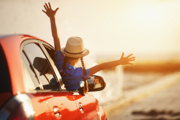 Happy,Child,Girl,Goes,To,Summer,Travel,Trip,In,The