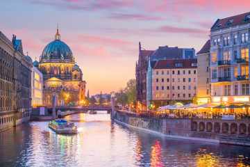 Berlin,Skyline,With,Berlin,Cathedral,(berliner,Dom),And,Spree,River