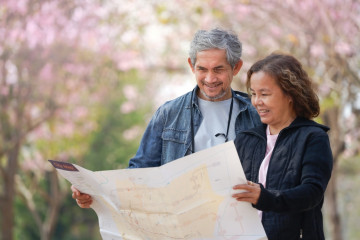 Happy,Asian,Senior,Couple,Traveling,mature,Man,And,Woman,Looking,At
