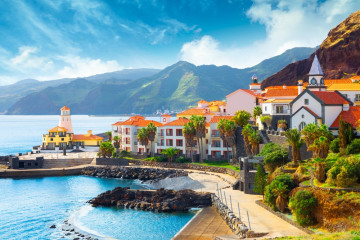 View,Of,The,Small,Village,Of,Canical,And,Marina,Da