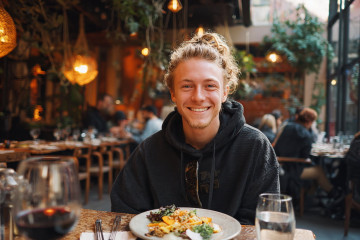 Travelling Health Coach Tips To Stay Healthy Without Sacrificing On Your Favourite Foods