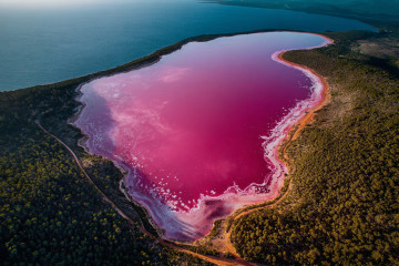List of top 7 lakes that change colour with seasons