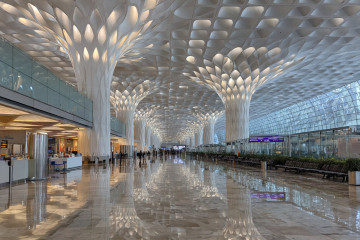 Top 10 Best Layovers Airports in the World in 2026